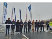 První, 12,6 kilometru dlouhý úsek dálnice D35 z Opatovic nad Labem do Časů je v provozu