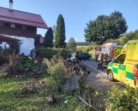 U Tatenic zasahoval vrtulník. Srážka dvou automobilů uzavřela kominukaci. Další čtyři osoby se zranili při nehodě u Kočí