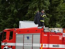 Počasí vodním radovánkám nepřálo, přesto byl na koupališti v Písečné čilý ruch