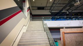 Je hotovo. Druhé nadzemní podlaží Terminálu Jana Kašpara na pardubickém letišti se otevírá