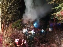 Požár chaty se rychle rozšířil