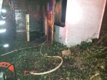 Požár chaty se rychle rozšířil