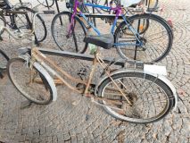 Očista kol u stojanů na parkovišti! Máte-li tam své, včas si ho odvezte, než nadobro zmizí
