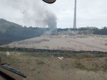 Kočka vlezla do motoru, strom ohrožoval dopravu, chytla skládka odpadu