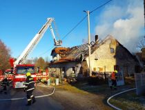 Rodinný dům v obci Krouna přišel po požáru o střechu