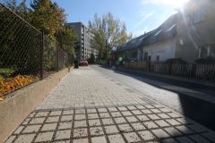 Obrazem: Opravené komunikace, 12 parkovacích míst, či dřevěný pavilon. V Ústí nad Orlicí je na podzim čilý stavební ruch