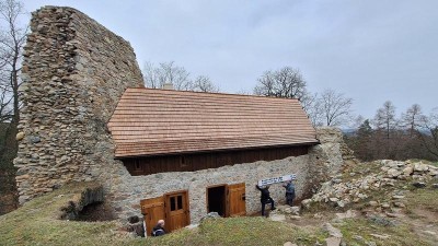 Tři kamarádi koupili zříceninu hradu, aby jí vdechli nový život