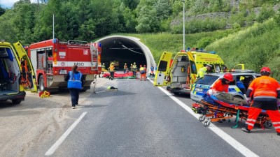 Obrazem: V Hřebečském tunelu probíhalo cvičení jednotek integrovaného záchranného systému, jeho okolí je místem častých nehod