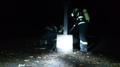 Zatopili v chalupě v Českých Lhoticích a vzňala se střecha. Ve Studnici v domě vzplála tlaková lahev, majitelka skončila v nemocnici