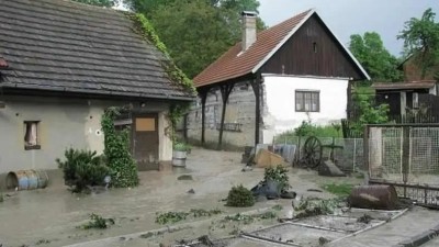 Velká voda už Štěnec na Chrudimsku nebude ohrožovat. V tomto měsíci byla dokončena stavba protipovodňové ochrany