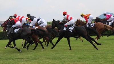 Dostihov&aacute; sez&oacute;na odstartuje v&nbsp;dubnu. Z&aacute;vodi&scaron;tě toho v&nbsp;leto&scaron;n&iacute;m roce nab&iacute;dne mnohem v&iacute;c