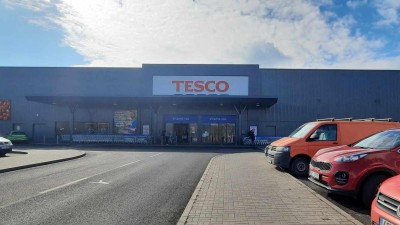 V Tescu dne nakoup&iacute;te jen do 11.45 hodin, foto zdroj e-den&iacute;ky