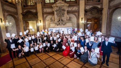 Studenti zlepšili své fyzické i sociální dovednosti. Sedm z nich dosáhlo na zlaté ocenění Mezinárodní cenou vévody z Edinburghu