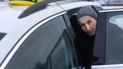 Senior taxi bude m&iacute;t nov&eacute;ho provozovatele, j&iacute;zdn&eacute; bude o něco draž&scaron;&iacute;, ale kapacita vět&scaron;&iacute;