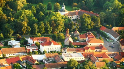 V Cholticích by rádi postavili novou lávku. Zajistí bezpečí chodcům, kteří teď musí chodit po frekventované silnici