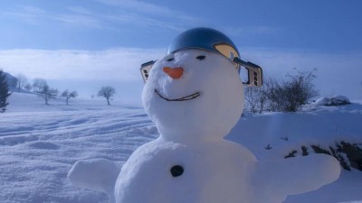 Pozor, dnes budou opět padat bílé vločky. Má přibýt až 15 cm sněhu. Hasiči vyhlásili soutěž o nejhezčího sněhuláka