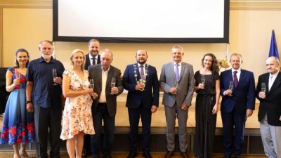 Významní Pardubáci si odnesli jako ocenění medaile města