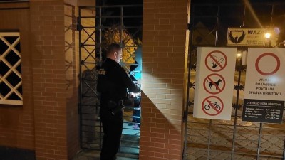 Dušičky lákají k návštěvě hřbitovů, pozor na otevírací dobu