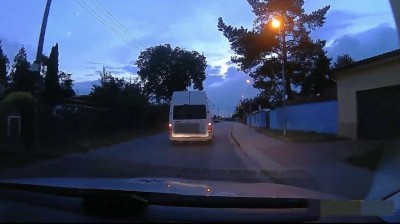 VIDEO: Dva panáky a sedm piv, opilý muž za volantem policistům ani nezapíral