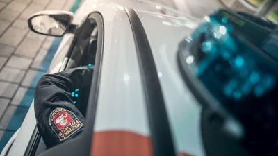 V&scaron;&iacute;mav&aacute; prodavačka zavolala str&aacute;žn&iacute;ky pot&eacute;, co viděla seniorku obt&iacute;žně bloumat ulic&iacute;