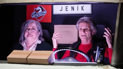 V&yacute;chodočesk&eacute; divadlo Pardubice uvede světovou premi&eacute;ru hry Kur&yacute;r m&aacute; zpožděn&iacute;