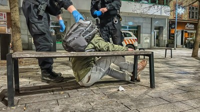 Služba strážníků v Pardubických na přelomu roku: Opilci v ulicích a na Nový rok hned dvě rvačky