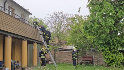 Požár v senior centru v Moravanech prověřil dovednosti hasičských jednotek