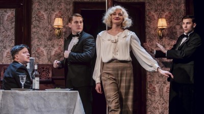 V&yacute;chodočesk&eacute; divadlo Pardubice uvede premi&eacute;ru adaptace slavn&eacute; filmov&eacute; komedie Hotel Modr&aacute; hvězda