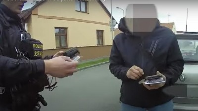 Během několika hodin policisté dvakrát zastavili řidiče se zákazem řízení