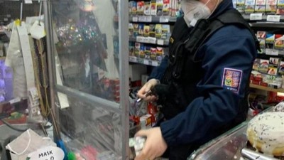 Pátrací akce ve večerkách a kioscích! Celníci v nich našli ukryté nelegální cigarety