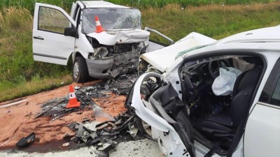 Před vjezdem na dálnici vjela do protisměru a došlo ke střetu s dodávkou. Řidič dodávky na místě zemřel