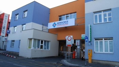 Nemocnice v Pardubic&iacute;ch by mohla nab&iacute;dnout nov&yacute;ch devět stovek parkovac&iacute;ch m&iacute;st