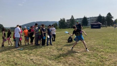 Už jste tam byli? Obliba nového discgolfového hřiště v Moravské Třebové stále roste. Lidé se pro něj rozhodli