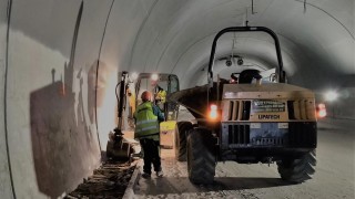 OBRAZEM: Velká oprava tunelu přijde na sto milionů, pro řidiče je zcela uzavřený