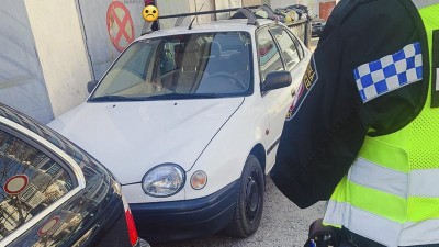 Dělníka ve výměníku uvěznilo zaparkované auto, prá
