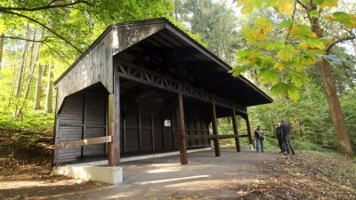 Obrazem: Opravené komunikace, 12 parkovacích míst, či dřevěný pavilon. V Ústí nad Orlicí je na podzim čilý stavební ruch