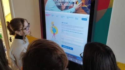 Děti na pěti základních školách v Pardubicích mají k dispozici interaktivní tabule