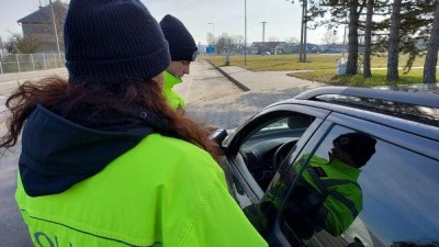 Nezaplatili jste pokutu? Při silniční kontrole ji budete muset uhradit, jinak vám seberou SPZ nebo dají botičku