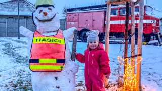 Lidé poslali hasičům spoustu fotek sněhuláků do soutěže o toho nejpovedenějšího, podívejte se