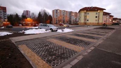 Obrazem: Na Štěpnici v Ústí nad Orlicí  vzniklo nové parkoviště