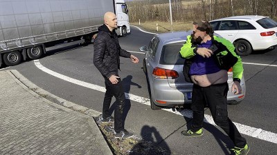 VIDEO: VIDEO: Že nemůžeme zastavit dopravu? Tak se podívejte! Dopravci protestující proti drahé naftě ukázali svoji sílu