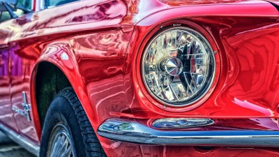 Na silnici č. 43 u Svitav havarovalo auto, skončilo mimo vozovku, jeďte tam opatrně
