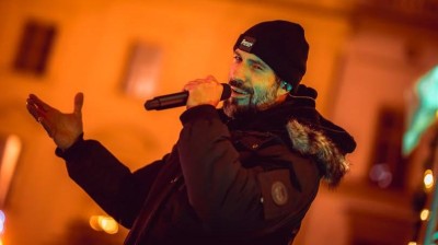 Strážníci přerušili vystoupení nového Českého slavíka v Pardubicích. Václav Noid Bárta se zachoval skvěle