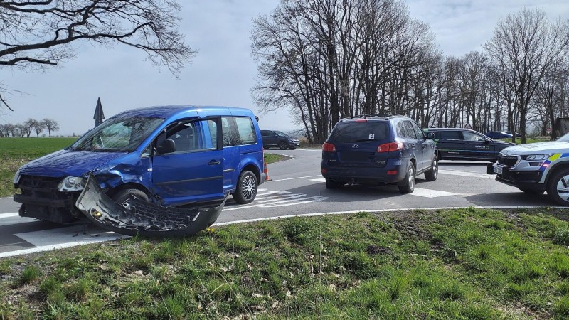 Dopravní nehoda Vlčnov, foto HZS Pardubický kraj