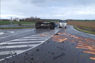 Aktuálně: Na silnici I/17 u sjezdu na obec Kočí projíždějte s opatrností. Došlo zde ke střetu dvou osobních automobilů