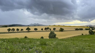 Severák se jen tak nevzdá, očekávaná vlna horka se odkládá