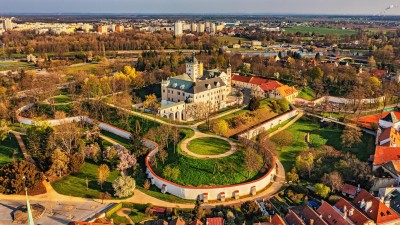 Kam můžete v Pardubicích s dětmi vyrazit, i když venku padají trakaře? Zkuste Zámek Pardubice