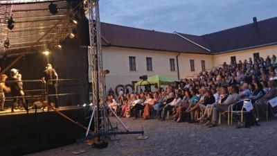 Začal divadelní festival Pernštejnlove, potrvá do soboty