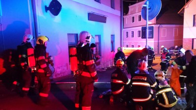 Požár grilu v kuchyni restaurace likvidovaly čtyři jednotky hasičů