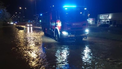 Foto: Jako po povodni to vypadalo v ulici S. K. Neumanna v Pardubicích